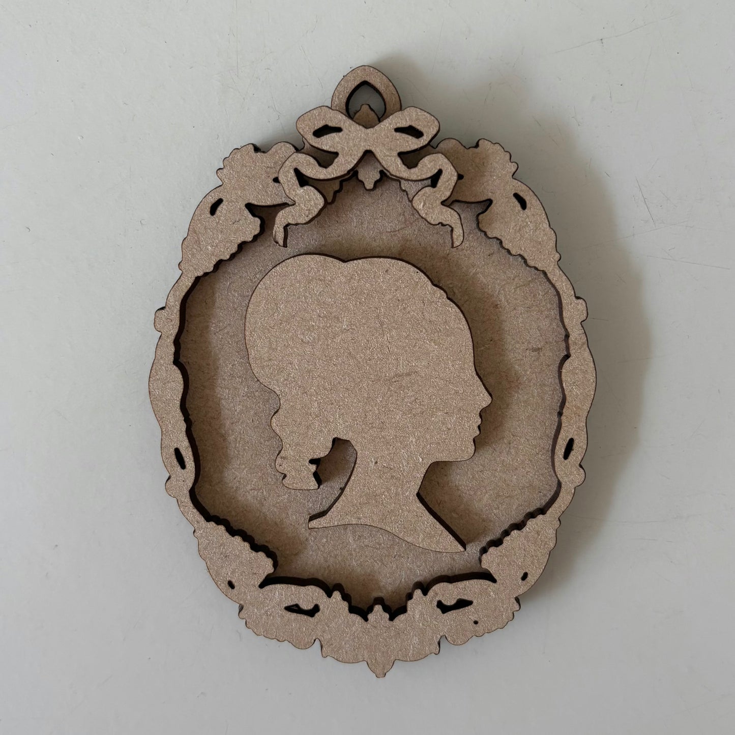 10.5cm Cameo Decoration
