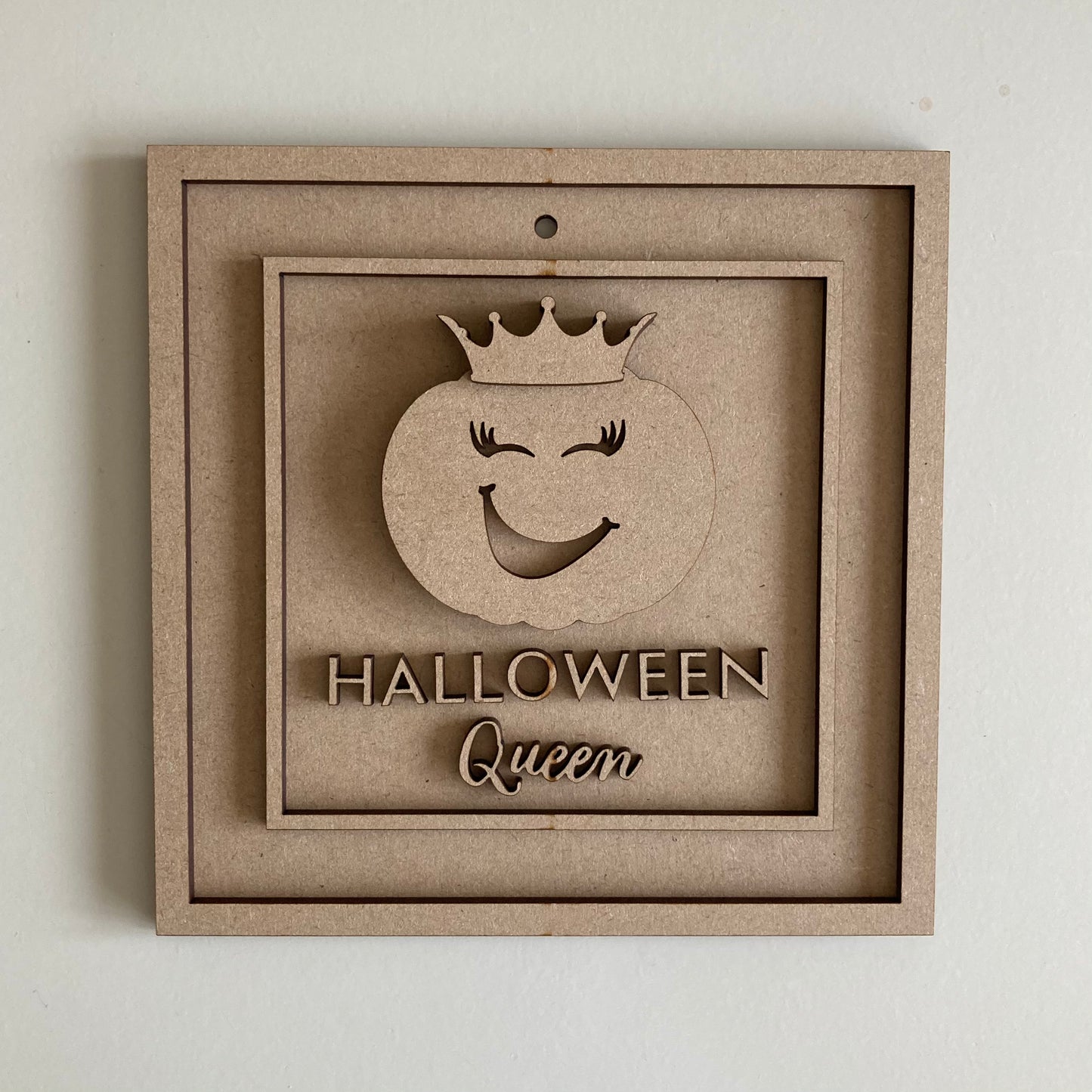 15cm Halloween Queen Sign