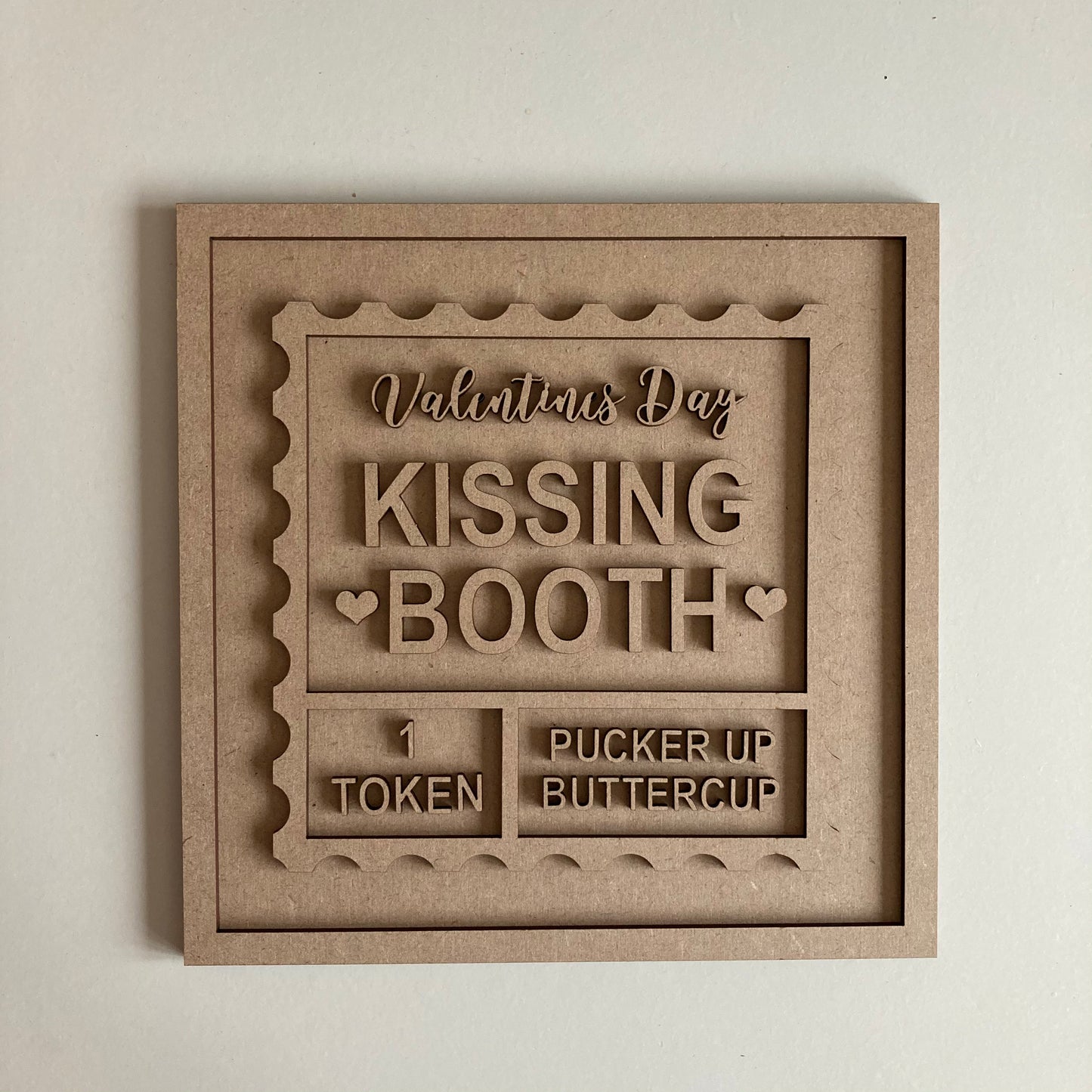 22cm Kissing Booth Ticket Sign