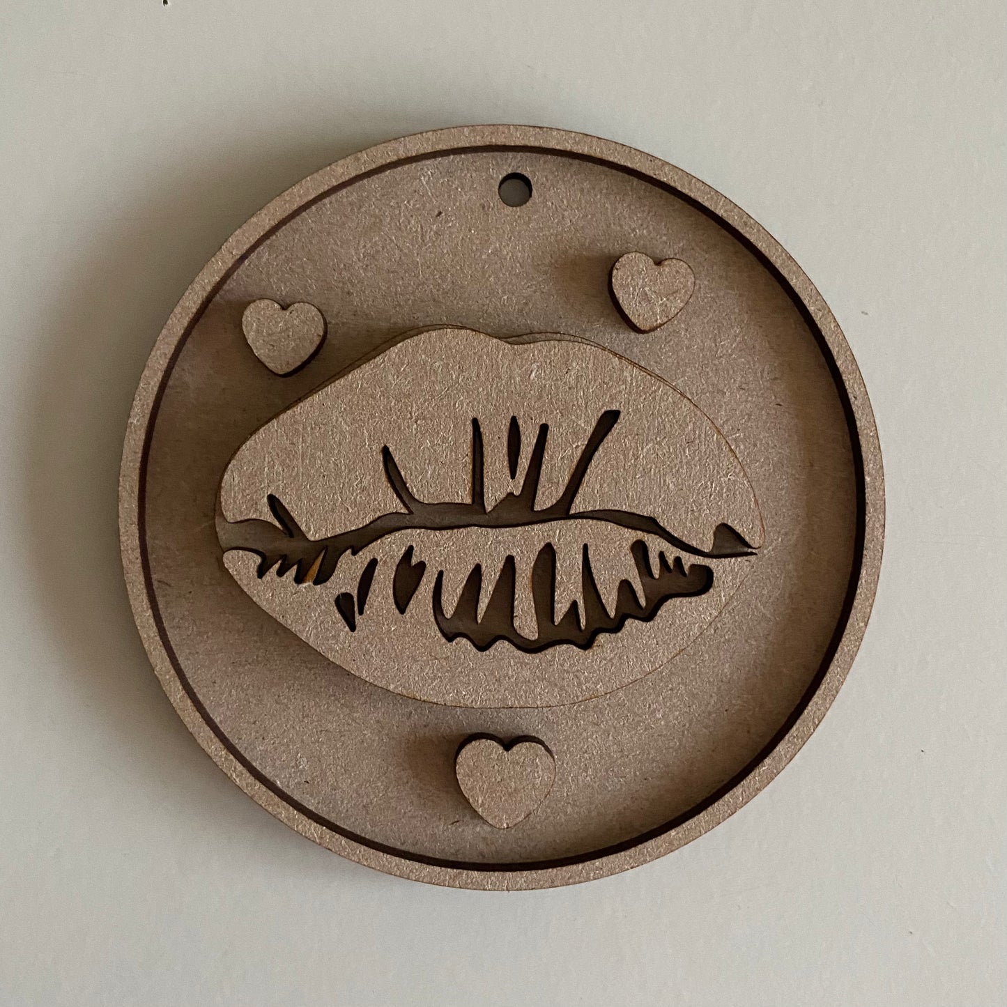 10cm Lips Round bauble