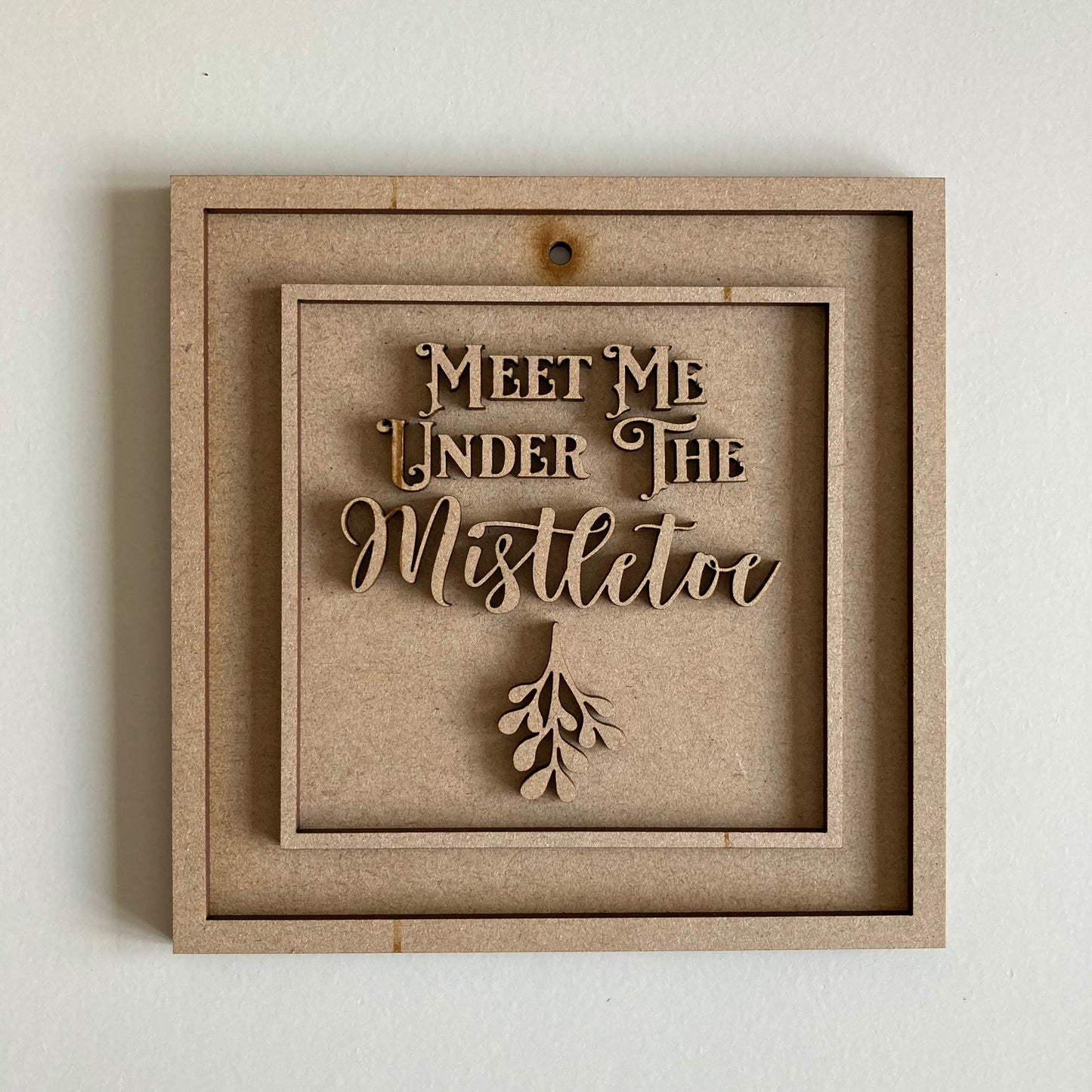 15cm Meet Me Under The Mistletoe Sign