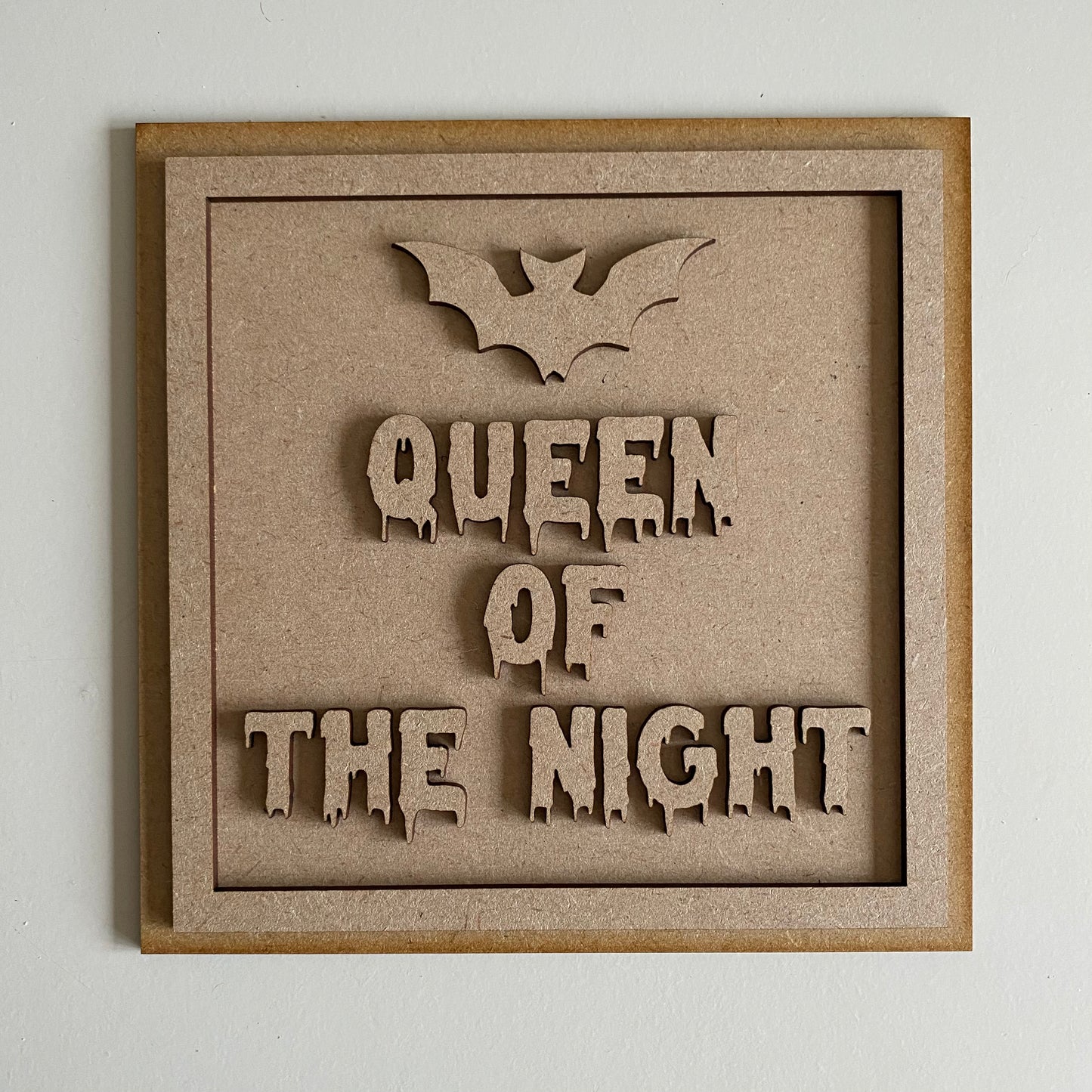 19cm Queen Of The Night Sign