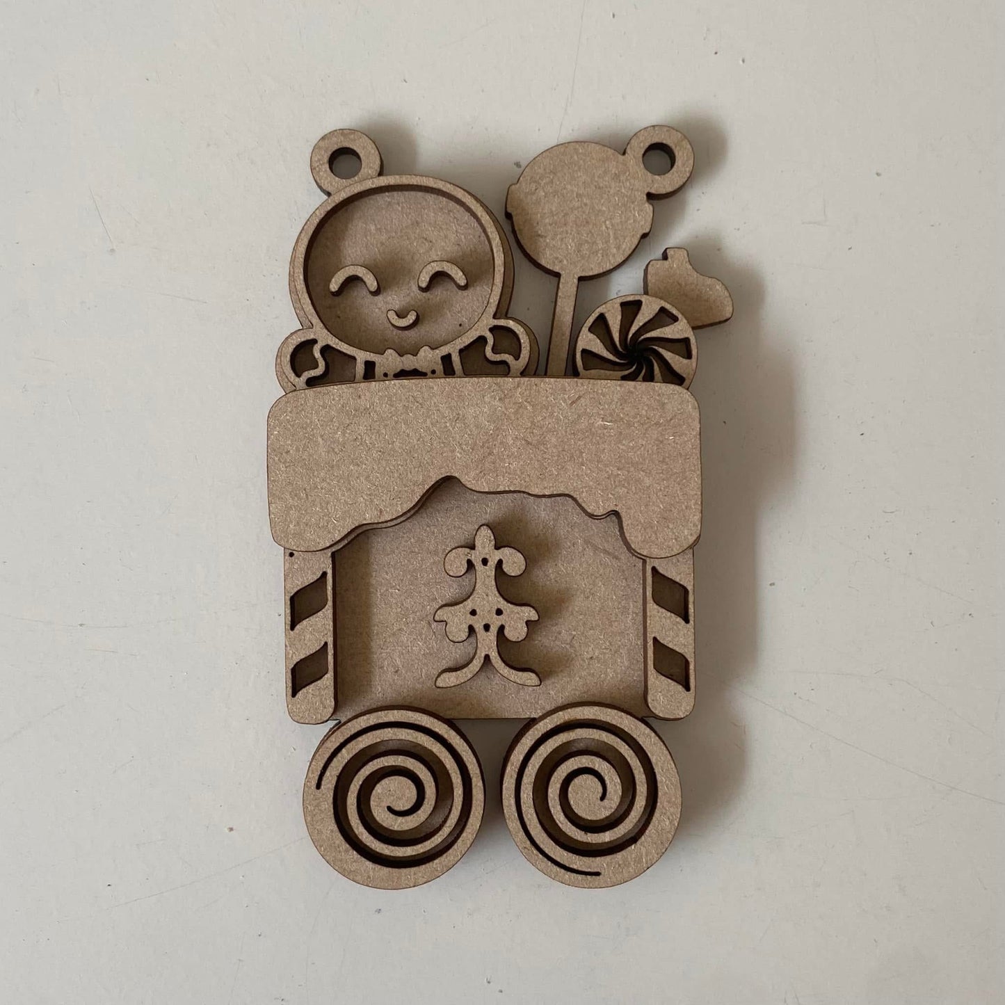10cm Gingerbread Train Carriage With Gingerbread Man Decoration