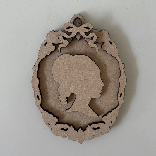 10.5cm Cameo Decoration