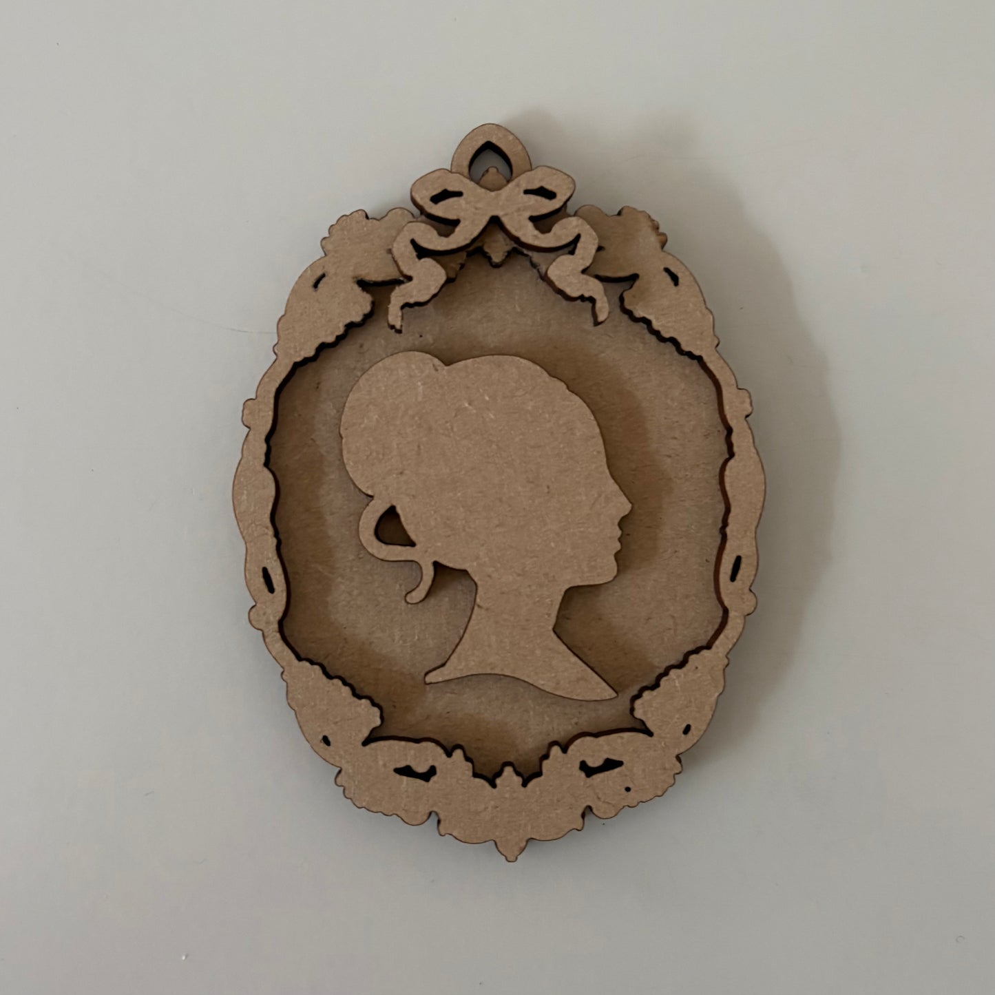 10.5cm Cameo Decoration