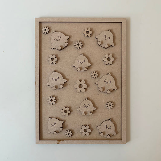 25cm Easter Chick & Flowers Pattern Sign