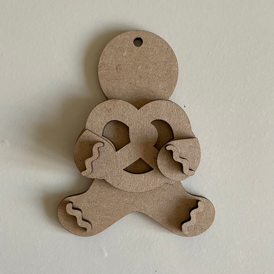 10cm Gingerbread Holding Pretzel Character