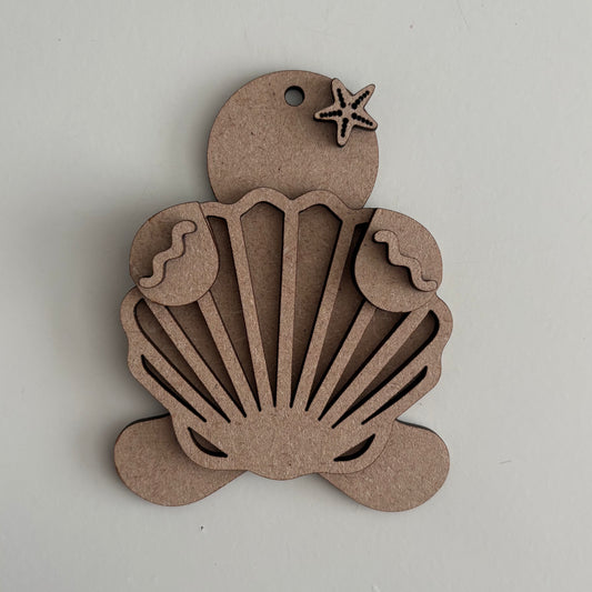 10cm Gingerbread Holding Shell Character