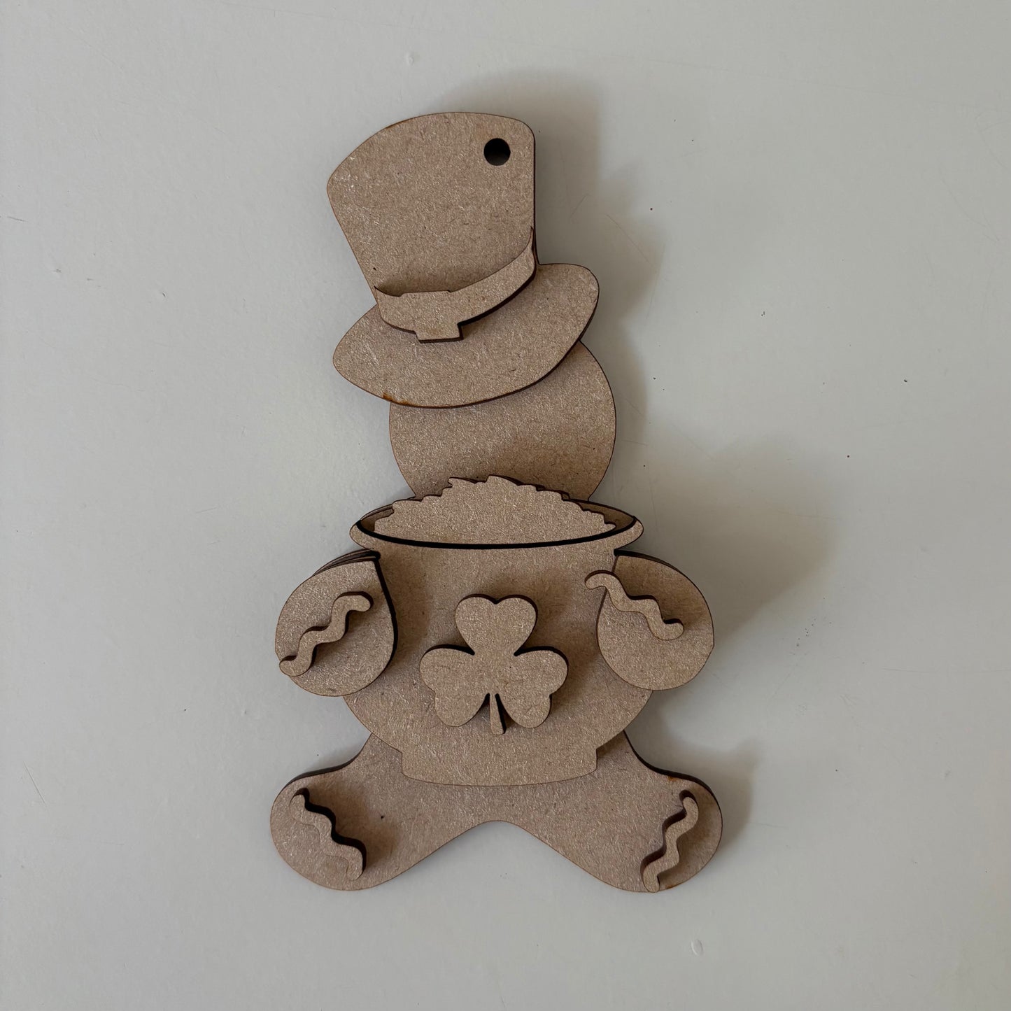 13cm Irish Gingerbread Holding Pot Of Gold Character