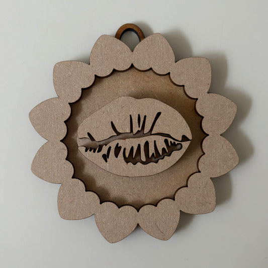 10cm Lips Heart Border Bauble