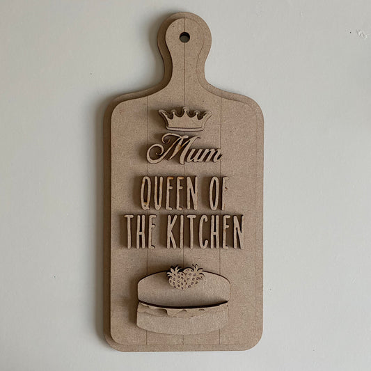 30cm Mum Queen Of The Kitchen Cake Chopping Board