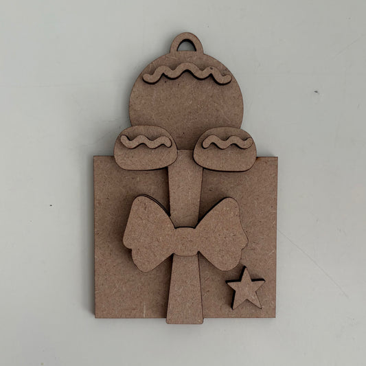 12cm Primitive Gingerbread Man In A Present Decoration